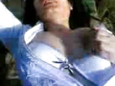 కింకీ హాట్ జపనీస్ పనిమనిషి తన పుస్సీని గట్టిగా ఫక్ చేసింది